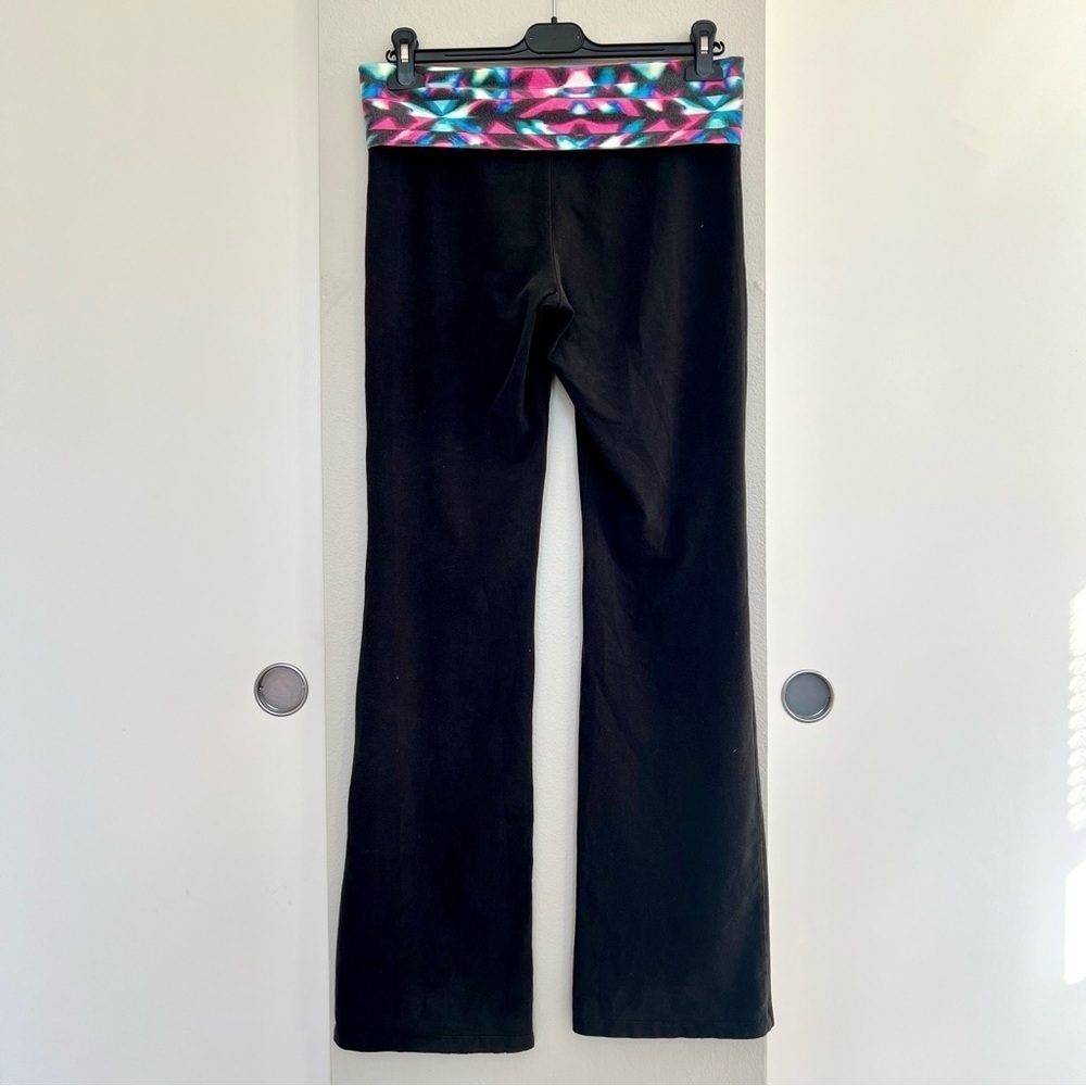 Vintage Y2K Victoria's Secret PINK
Rhinestone Fold Over Yoga Pants - Aztec Print - Picture 5 of 10